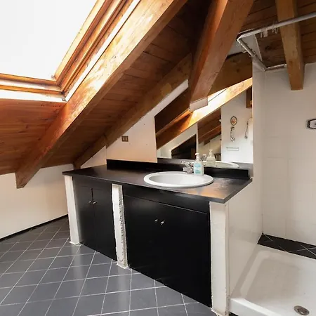 Lovely Attic 아파트 *